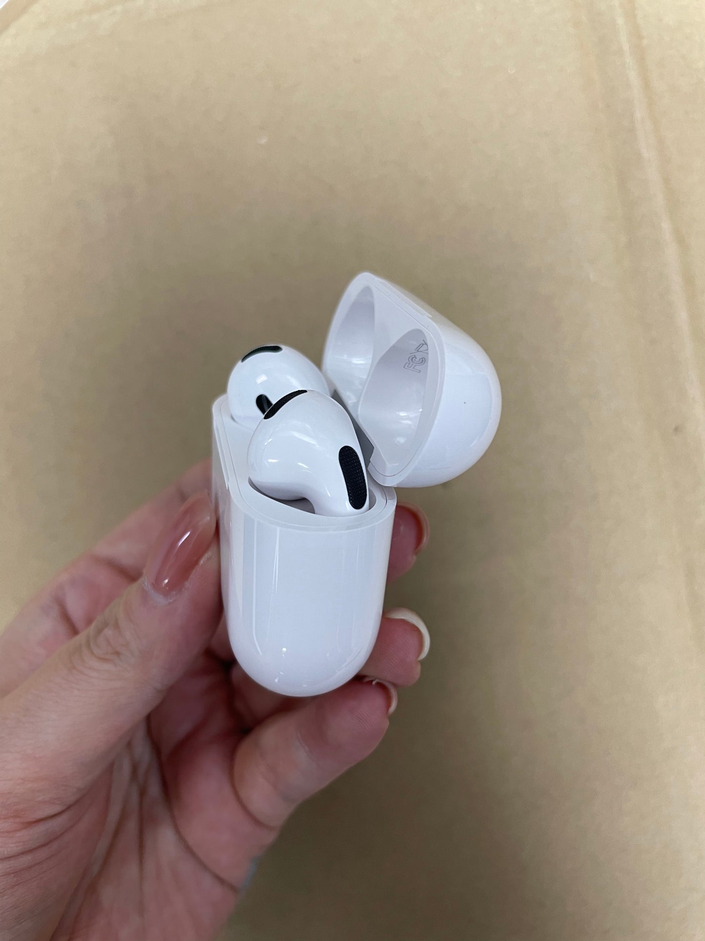 AIRPODS 4 GENERATION 7